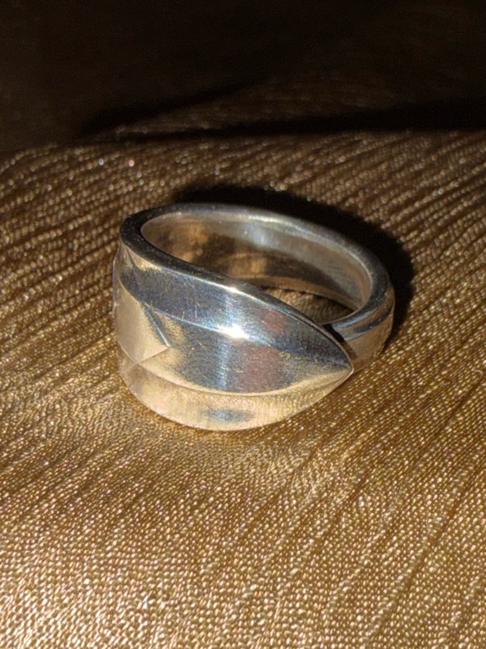 Sterling Chevron Split Spoon Ring In Two-Tone Silver Size 6